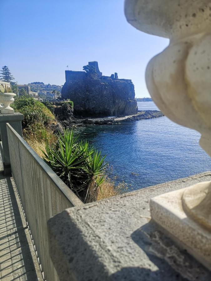 Locanda Popolare Aci Castello Esterno foto